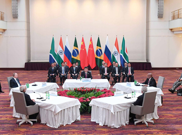 Xi Jinping preside encontro informal dos líderes dos países do BRICS