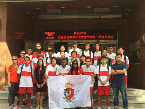 Futebol faz alunos brasileiros apaixonar a cultura chinesa